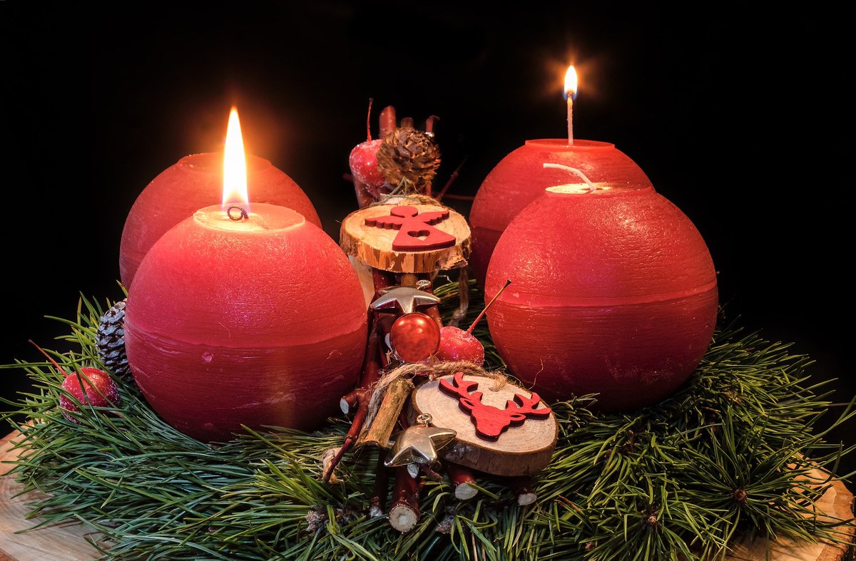 DittmeierGmbH's tweet photo. Wir wünschen Euch Allen einen schönen 2. Advent 🕯️🕯️ 

Viele Grüße aus Würzburg! 😊 https://t.co/EONbMtPMNY