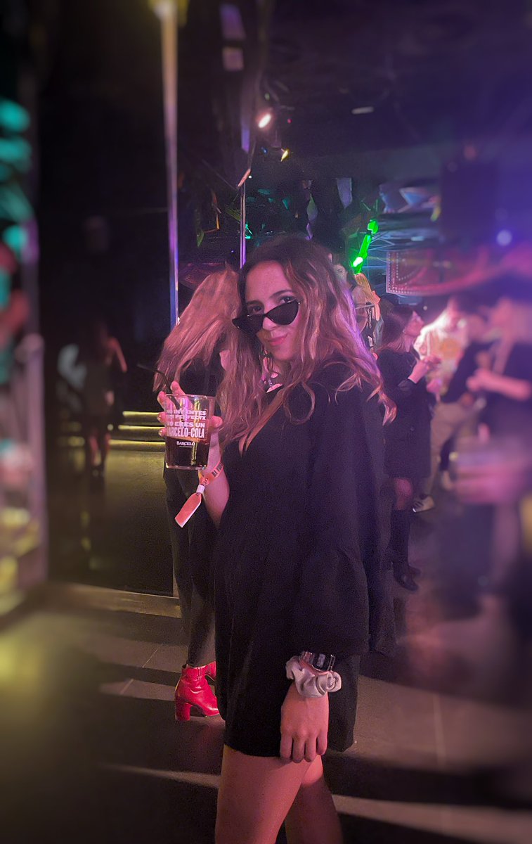 inesmonpon's tweet photo. Sigo sin asumir la noche del jueves
Se vienen cositas 🔥
@RonBarceloSpain @_Xcape #ViveAhora #backceloparty https://t.co/6NcIObiZXy