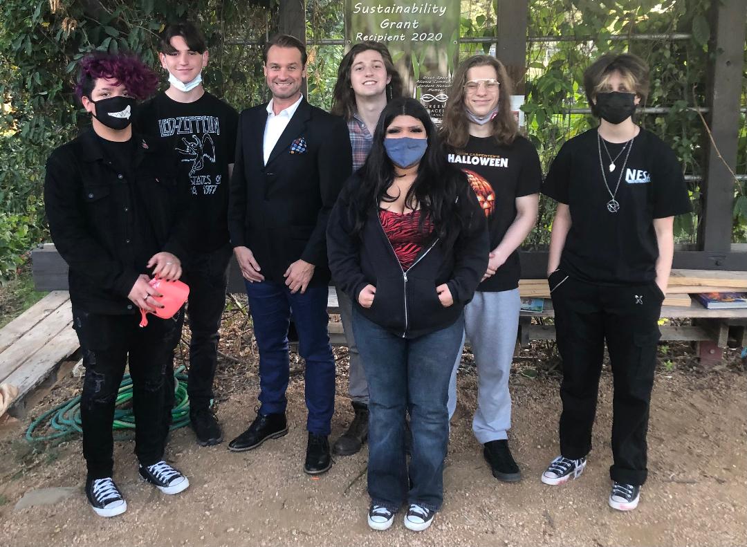 TXActorsWorks's tweet image. So glad to be working w/ our friends from the @NESA_NEISD Cinema program again! Our actors booked 11 roles in 5 @nesa_cinema projects! Congrats to all filmmakers &amp;amp; actors! This is Cast/ Crew for an adaptation of the @StephenKing short story 'The Man Who Loved Flowers' - How Cool!