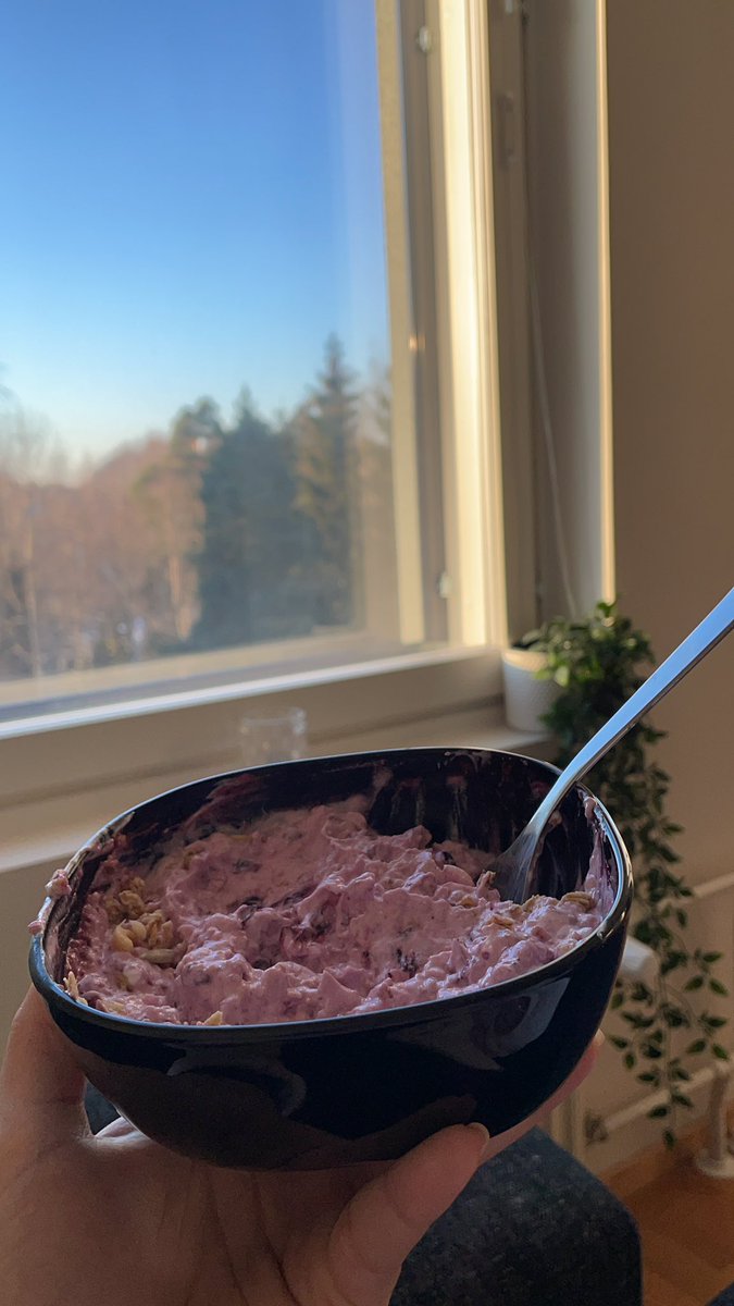 Healthy breaakfast to help me concentrate on my studies 💪🏽