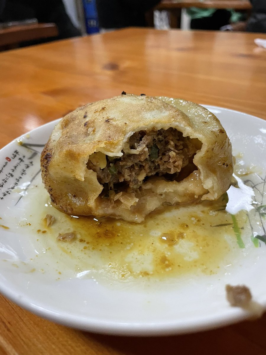 rachelinchina2's tweet photo. One of my favorite Beijing foods: 门钉肉饼 (door knob meat pie). They are juicy, flavorful, and definitely a must try in Beijing! @LostPlateTours https://t.co/glBaHOxvpF