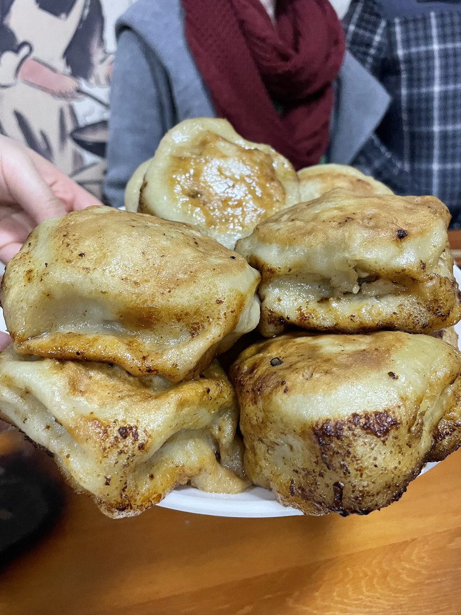 rachelinchina2's tweet photo. One of my favorite Beijing foods: 门钉肉饼 (door knob meat pie). They are juicy, flavorful, and definitely a must try in Beijing! @LostPlateTours https://t.co/glBaHOxvpF