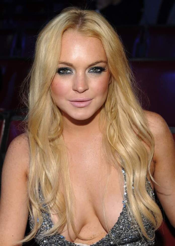 Ok Hottie of the Night tonight Dec 5 is Lindsay Lohan! 
