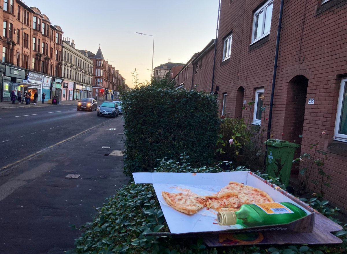 frsmcr's tweet photo. Modern art at its finest: ‘Glaswegian Sunday Morning’, 2021 https://t.co/8j3heab973