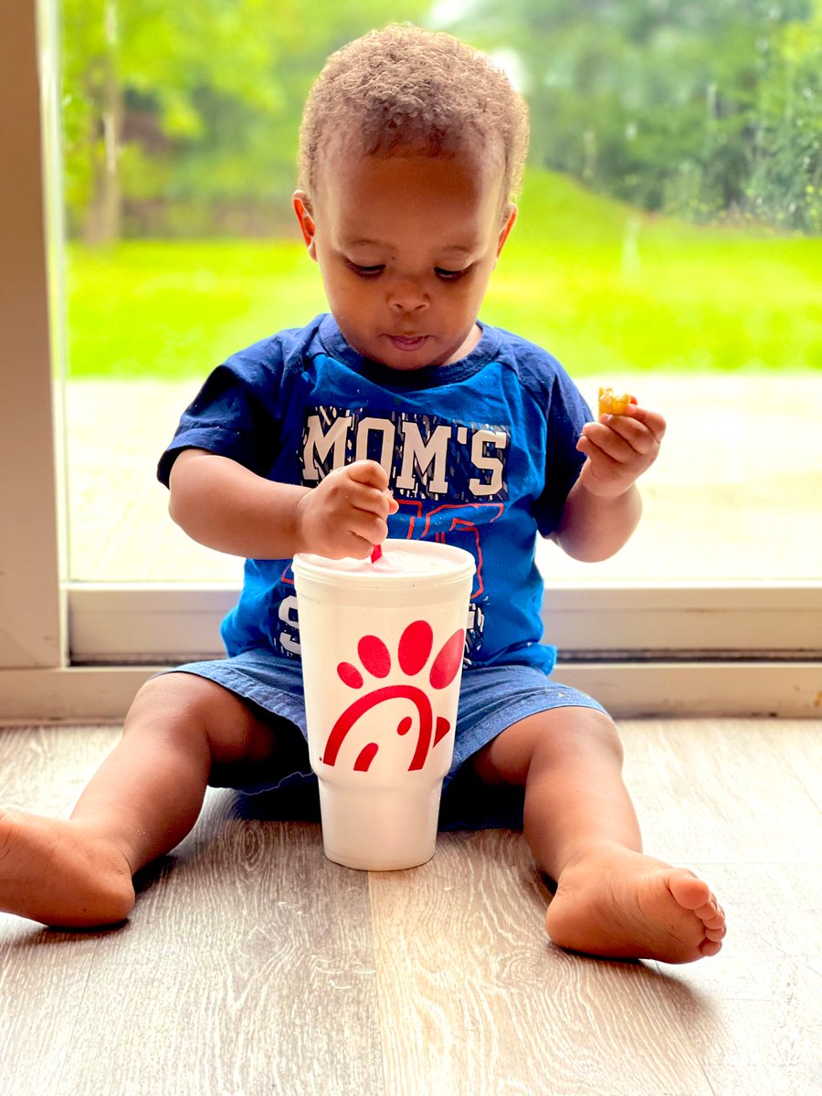 ayusobeni's tweet photo. @ChickfilA lover ✅ 👌 https://t.co/zgDyekjlG4