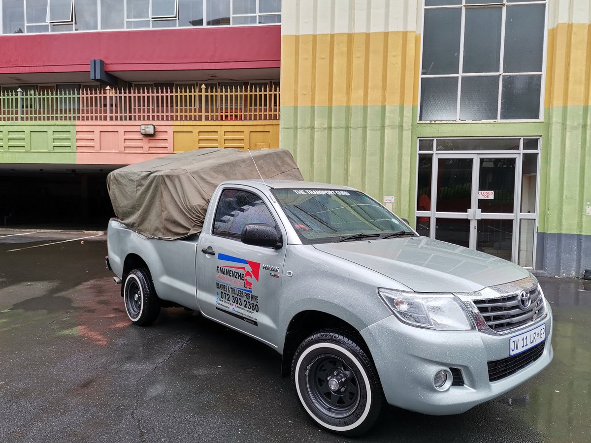 FManenzhe's tweet photo. Rain or no rain we've got you covered🤞
Sunnyside to Centurion ❗❗💪💯
Bakkies and trailers for hire, you can call or whatsapp 0723932380.
We do both short and long distances.
#Gracework🙌
#FManenzheOnDuty✊
#The_Transport_Guru💀
#F_Manenzhe_Transport_and_Logistics 🔥 https://t.co/mlC7zN3gNj