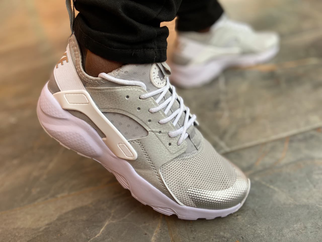 WhiteLight Kenya on Twitter: "Black or Silver of Nike Huarache? Price: 3800/-. #viatuke https://t.co/ROuxFMBJKI" Twitter