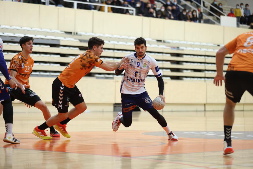 BMGranollers's tweet photo. 📊 Fraikin BM Granollers 18-15 Bathco BM Torrelavega
⏰ DESCANS 30’
🏆 Jª13 - Lliga Sacyr Asobal
🎙 Ràdio Granollers
#️⃣ #LiveAsobal #GRATOR
🔵⚪️ #OrgullBMG https://t.co/a64x9wg1O1