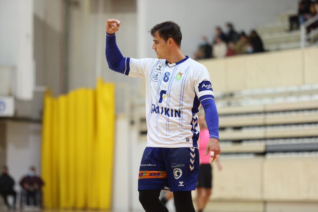 BMGranollers's tweet photo. 📊 Fraikin BM Granollers 18-15 Bathco BM Torrelavega
⏰ DESCANS 30’
🏆 Jª13 - Lliga Sacyr Asobal
🎙 Ràdio Granollers
#️⃣ #LiveAsobal #GRATOR
🔵⚪️ #OrgullBMG https://t.co/a64x9wg1O1