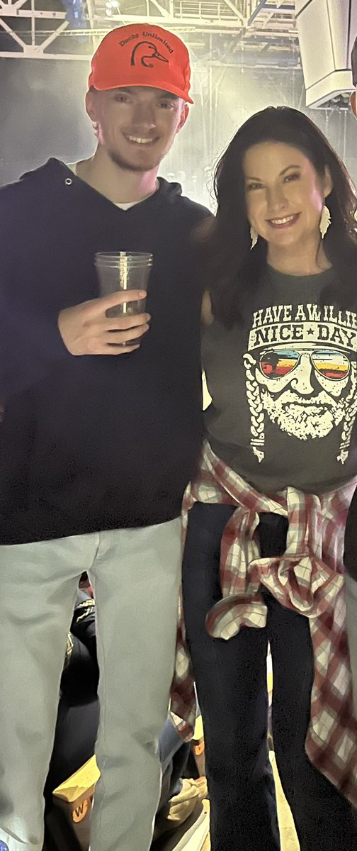 Jillindale's tweet photo. My whole life I’ve assumed Chad shit him out but our smiles tell different #samesmile https://t.co/aKxNAHd2ui
