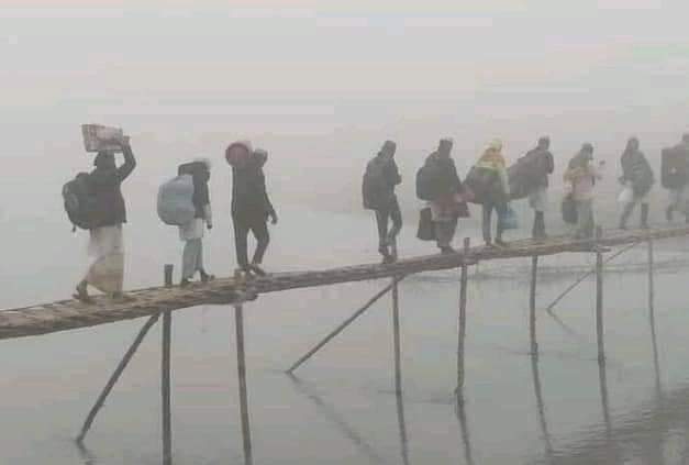 کبھی عرش پر کبھی فرش پر 
 کبھی ان کے در کبھی در بدر
غم عاشقی تیرا شکریہ
ہم کہاں کہاں سے گزر گئے
کبھی رک گئے کبھی چل دیئے
کبھی چلتے چلتے بیٹھ گئے
یونہی عمر ساری گزار دی
یونہی زندگی کے ستم سہے
کبھی نیند میں کبھی ہوش میں
وہ جہاں ملا اسے دیکھ کر💯⁦❣️⁩
یا اللّه ہدایت نصیب فرما