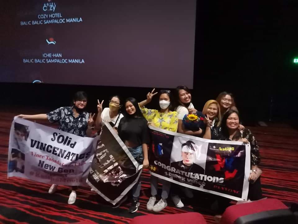 VinceTanada's tweet photo. Thank you my dear Vincenatics for supporting my launching film as Director-Actor #KatipsMovie ... napakaraming taon na nating magkakasama pero hindi niyo pa rin ako iniiwan. Hindi ako magsasawang pasayahin kayo at kahit nag-pandemya pa - nandito pa rin kayo para sa akin. https://t.co/tXC1Wy5C3z