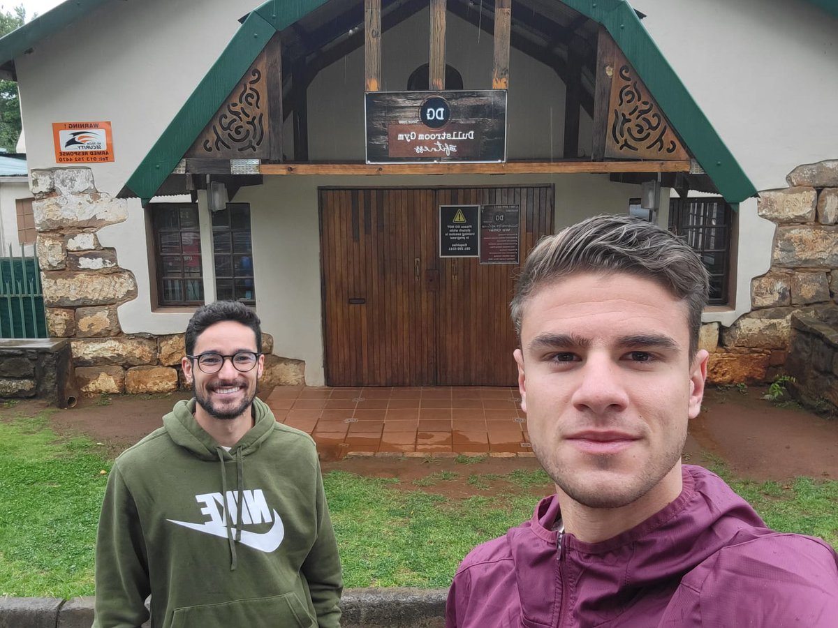 donaldheine01's tweet photo. What a absolute honour to host top runners from Spain! 🇪🇦
#altitudetrainingSA #dullstroomgymandfitness #established2000 #trainingcampssince2003 #fitnesscoach #groupclasses #personaltrainer #dullstroom https://t.co/L7zNIbmVns