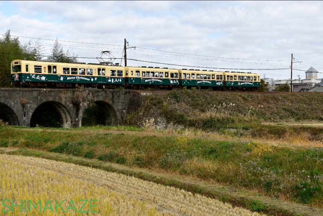 50101TUBASA's tweet photo. 200系-270系 K77 三重交通復刻塗装(クリスマス🎄ドレイン) 戸上川交差から藤原岳バック.楚原カーブを晴れで通過🤩 めがね橋.面潰れの東員付近
4カット選びました
① 大泉〜東員 ② 麻生田〜楚原 ③ 楚原〜麻生田 ④ 東員〜大泉
#クリスマスドレイン
#K77
#三重交通復刻塗装
#三岐鉄道北勢線 https://t.co/ySN834f0So