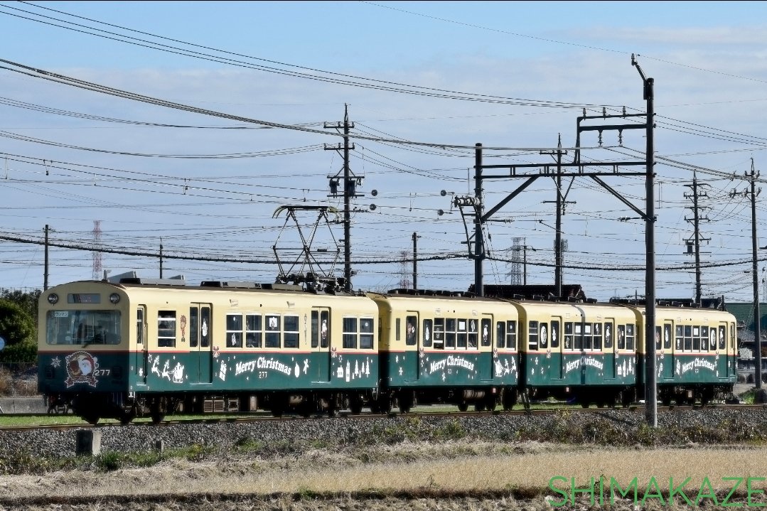 50101TUBASA's tweet photo. 200系-270系 K77 三重交通復刻塗装(クリスマス🎄ドレイン) 戸上川交差から藤原岳バック.楚原カーブを晴れで通過🤩 めがね橋.面潰れの東員付近
4カット選びました
① 大泉〜東員 ② 麻生田〜楚原 ③ 楚原〜麻生田 ④ 東員〜大泉
#クリスマスドレイン
#K77
#三重交通復刻塗装
#三岐鉄道北勢線 https://t.co/ySN834f0So