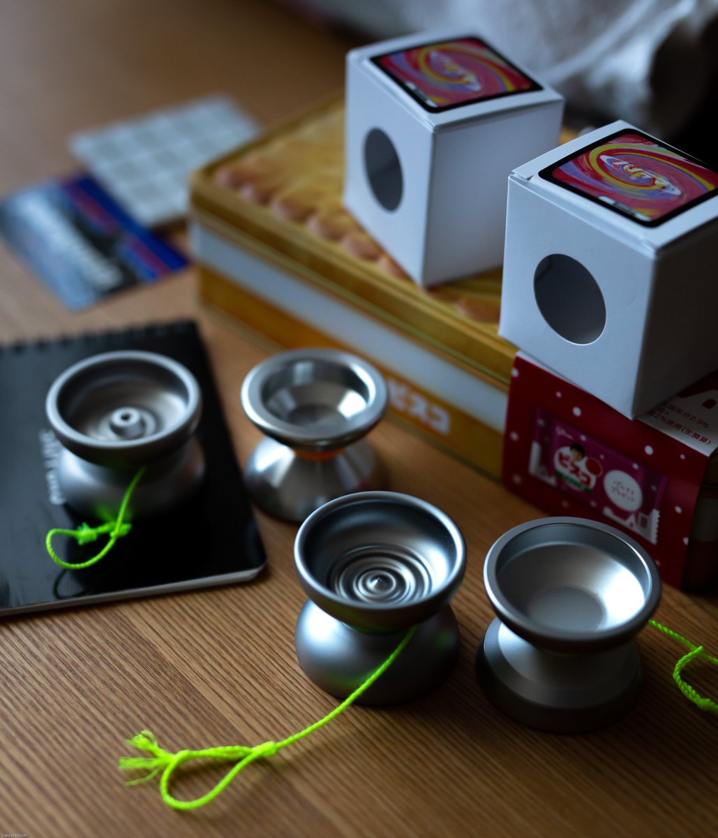 kikuzumi's tweet photo. #生活とヨーヨー
我が家のシルバー達。
来週2個追加される予定。
#ヨーヨー #yoyo
#onedropyoyos #パノラマヨーヨー
#gwaythrows #saboteuryoyo
#yyf #yyfpragma #pragma #yyfjac
#yyr #stargazer https://t.co/HXHyvtcLCQ
