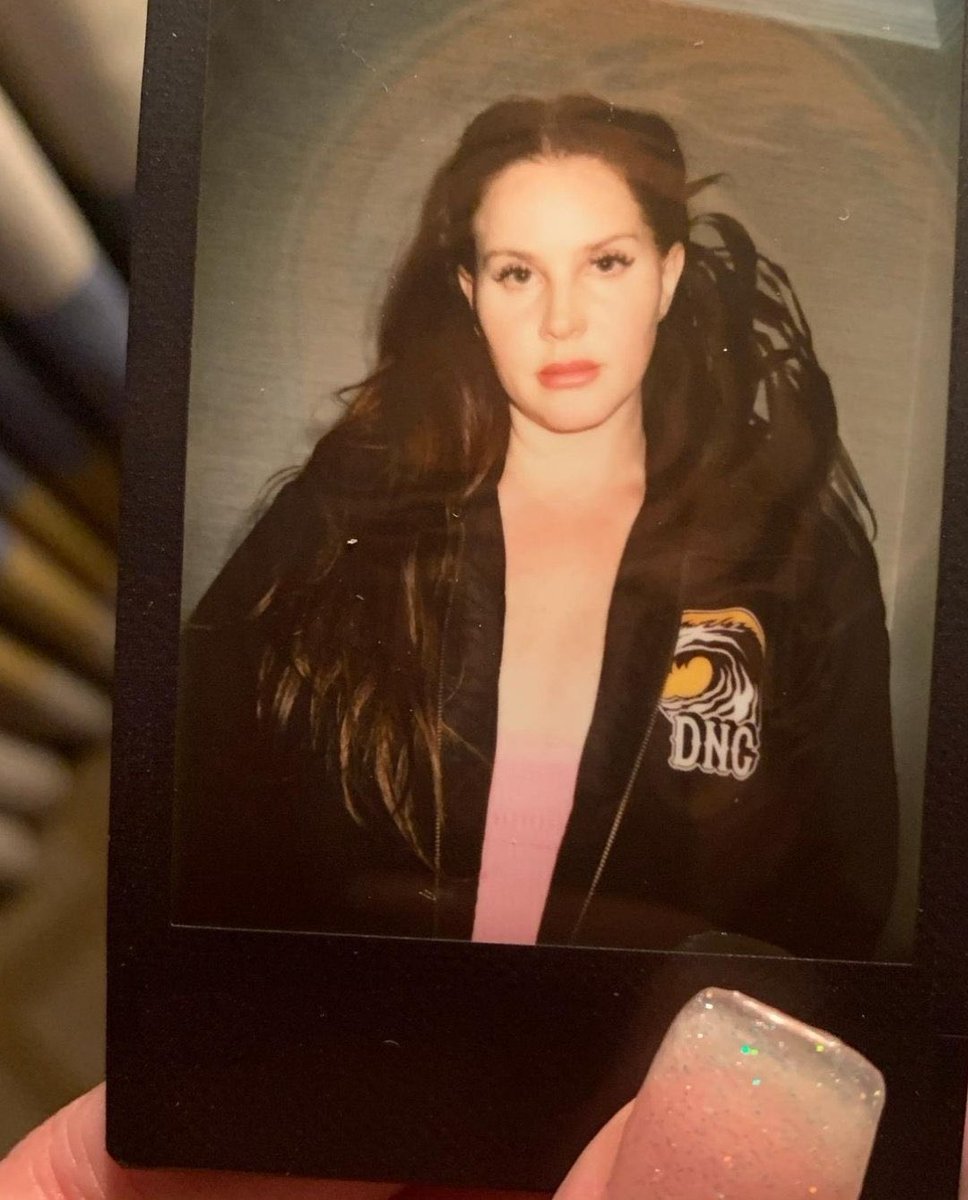 LDRWorld1's tweet photo. Lana Del Rey via sua conta secundária Honeymoon no Instagram https://t.co/n6hDaPKQa2