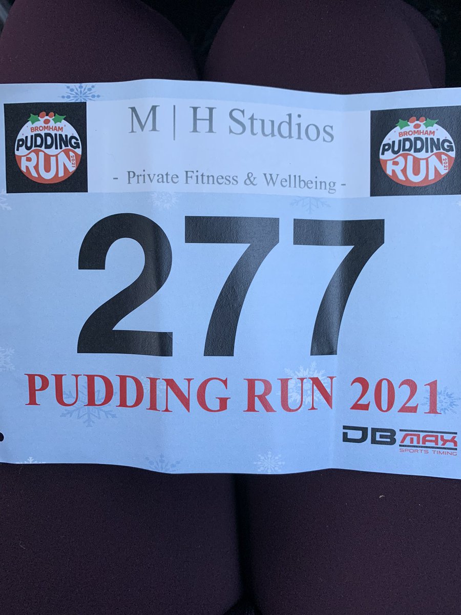 turnip1971's tweet photo. Ready, steady, go! Looking forward to Xmas pudding at the end!#puddingrun https://t.co/M0HPF3Jx2A