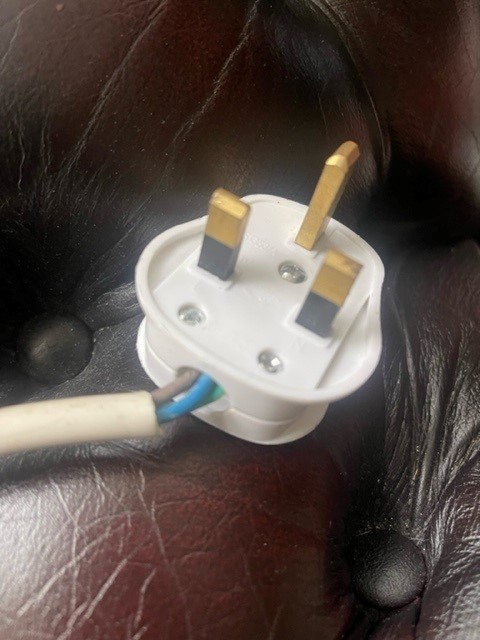 WirePat's tweet photo. #ShockingSunday! 🙈
YES - we do see plugs and sockets like this, which could ultimately cause electric shocks and fire! Please get your electrical portable appliances tested 🔌
visit 👉 https://t.co/hpA4t0mMUN for more details. https://t.co/tnXlay5fYD