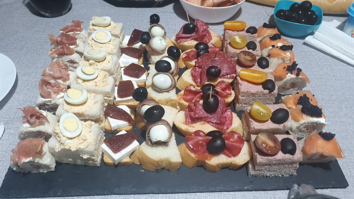 EvaVlogs1's tweet photo. Preparando recetas para estas navidades las podréis ver todas en mi canal de YouTube Eva vlogs y sus recetas https://t.co/4wbbPrR1kT https://t.co/YDV4DMERne