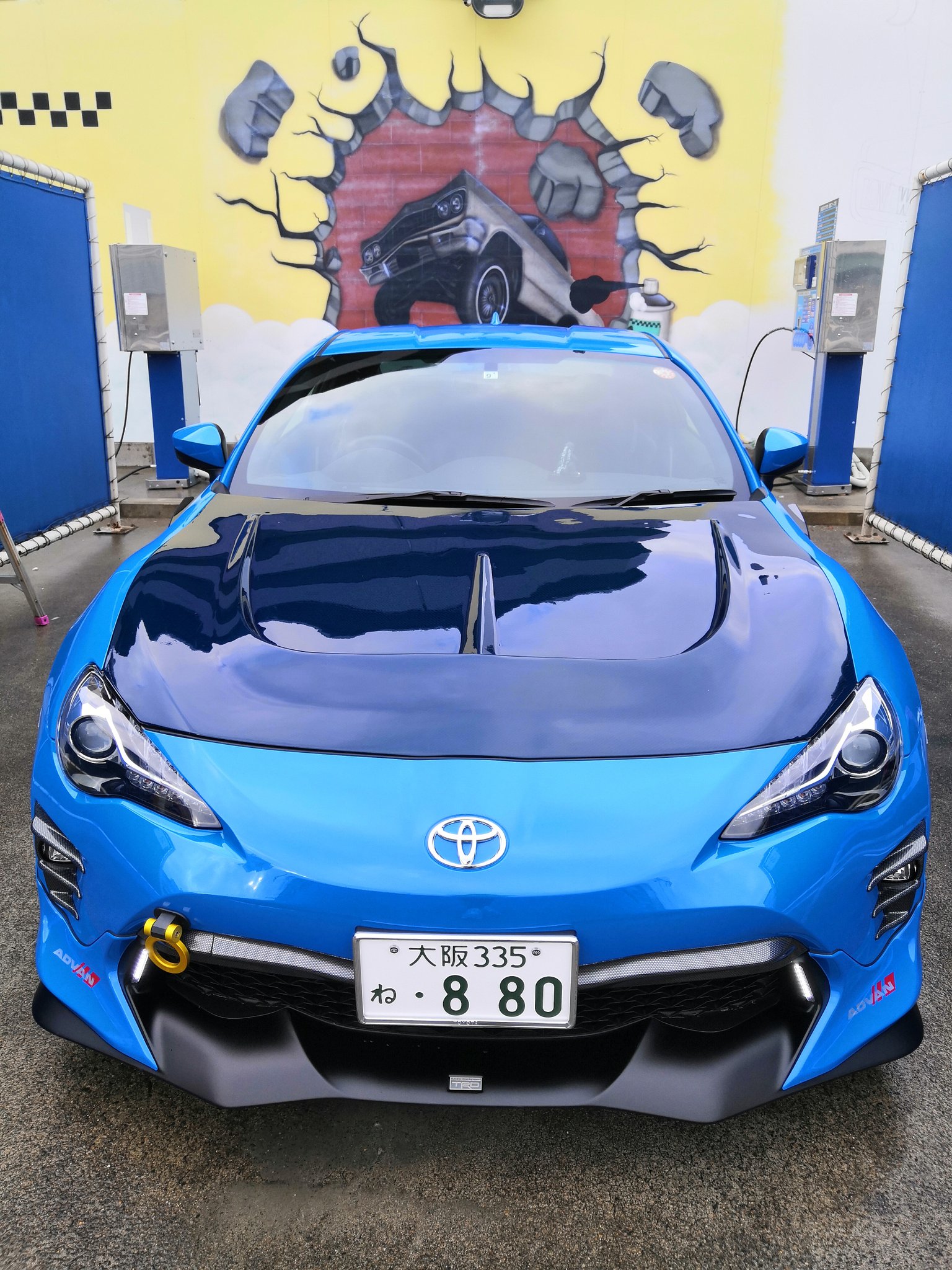 葉山ゆん 朝から洗車して ヌルテカやで トヨタ86 Zn6 ブライトブルー ボンネット交換 T Co 5ua2dz3oiw Twitter