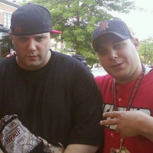 TwinGatzIT's tweet photo. Me and @Necro_is_God back in 2012 (the good ol days)
we still grindin....
#Legends #AbsoluteHorror https://t.co/i5s75EA00K