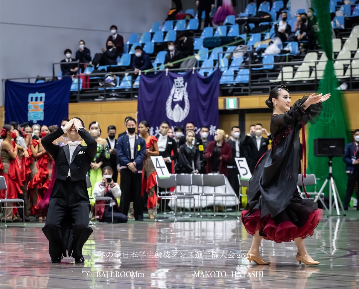 ballroomer_'s tweet photo. 第66回全日本学生競技ダンス選手権
#冬全2021
Tangoの部　優勝
岡山大学
921番　内藤・佐崎組

優勝が信じられなかったのか、膝から崩れ落ちそうになるリーダー。
観ているこっちまで嬉しくなってくる喜びようでした。
本当におめでとうございます！！ https://t.co/dgzGWXCAGe