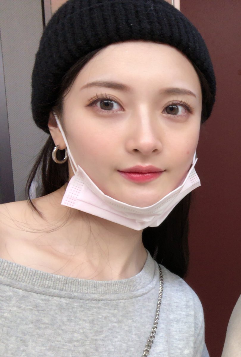 9815ks's tweet photo. こんときのリップ何使ってるんやろ！
めちゃめちゃ肌に馴染んでる感じして綺麗！でもわからん！ https://t.co/BB0XSA4lmO