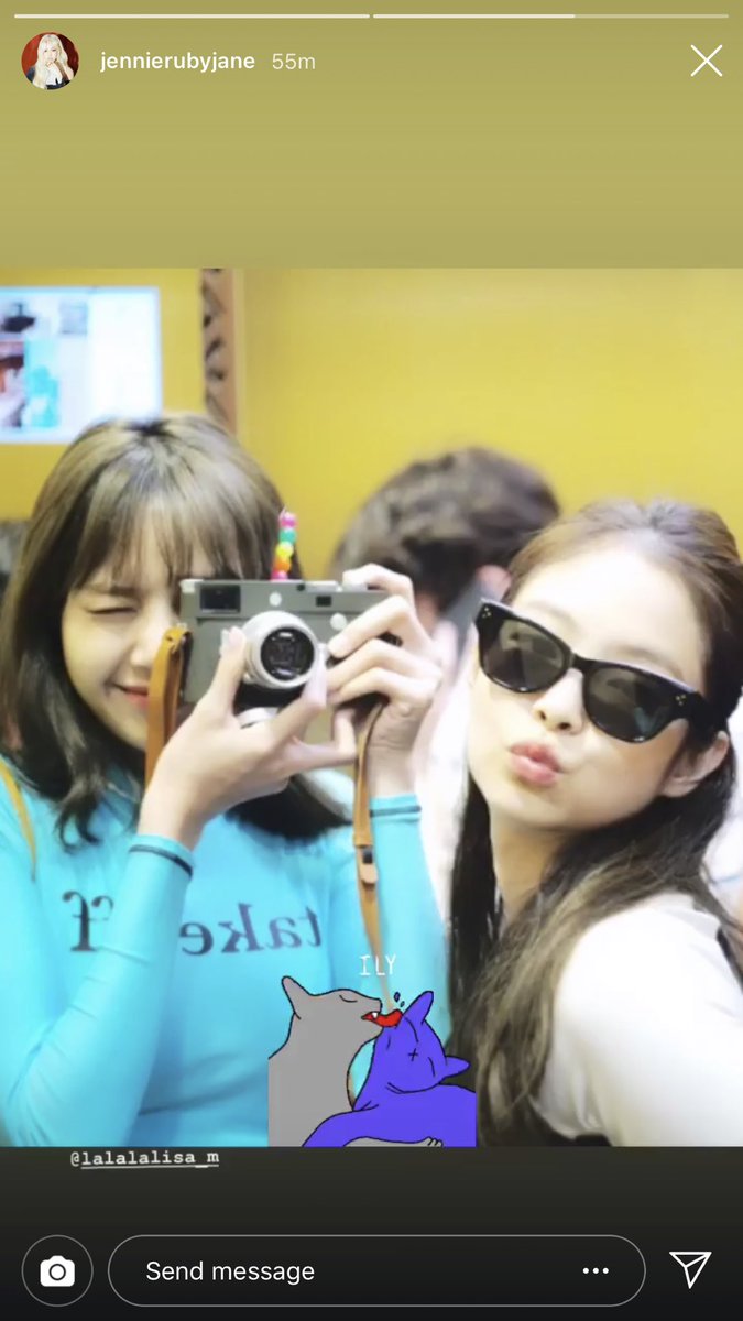 romantic_bean's tweet photo. It's was always you Jennie 🥺 Kung bibitaw nang mahinahon, ako ba'y --
#Jenlisa #SidelineStories https://t.co/tsQ59DfPxQ