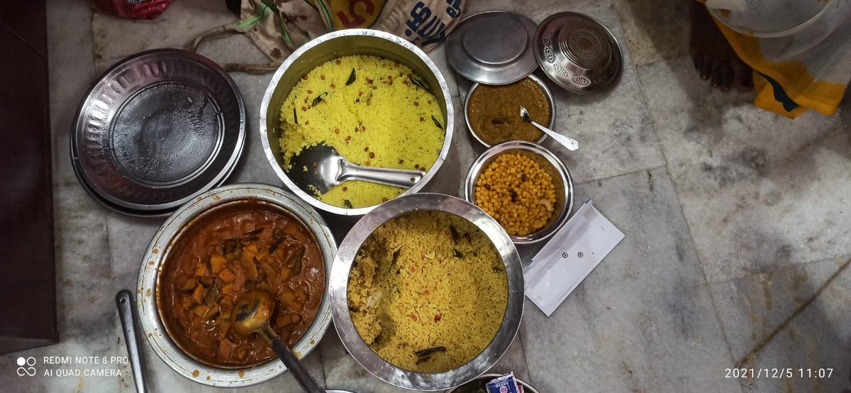 vetridhaasan's tweet photo. மதுரைக்காரங்க பாசமே தனி ரகம்! 
😍💫🥳 
வளர்ப்பு நாய்க்கு வளைகாப்பு நடத்தி அசத்தல்!!!

மதுரை ஜெய்ஹிந்த்புரம் காவல்நிலைய உதவி ஆய்வாளர் சக்திவேல், கர்ப்பமடைந்த அவரது வளர்ப்பு நாய் சுஜிக்கு இன்று மனிதர்களுக்கு நடத்துவது போலவே வளைகாப்பு நடத்தினார்.

#Madurai #doglovers @thiruppathyk https://t.co/zW8K3BxQdn