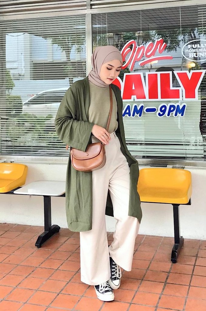 JualanBsSupport's tweet image. Inspirasi Outfit
Hangout 🔅 

-a thread-