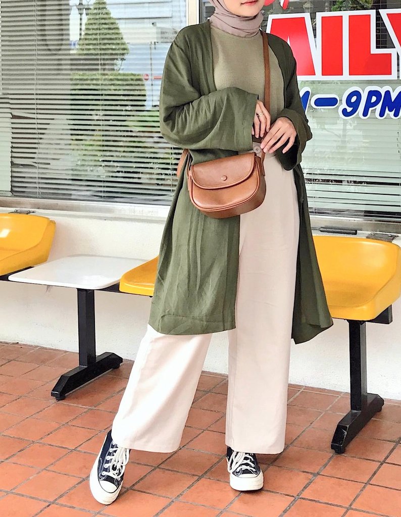 JualanBsSupport's tweet image. Inspirasi Outfit
Hangout 🔅 

-a thread-