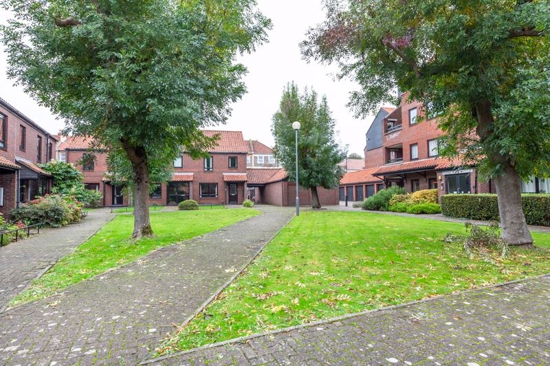 Alexander May tweet media