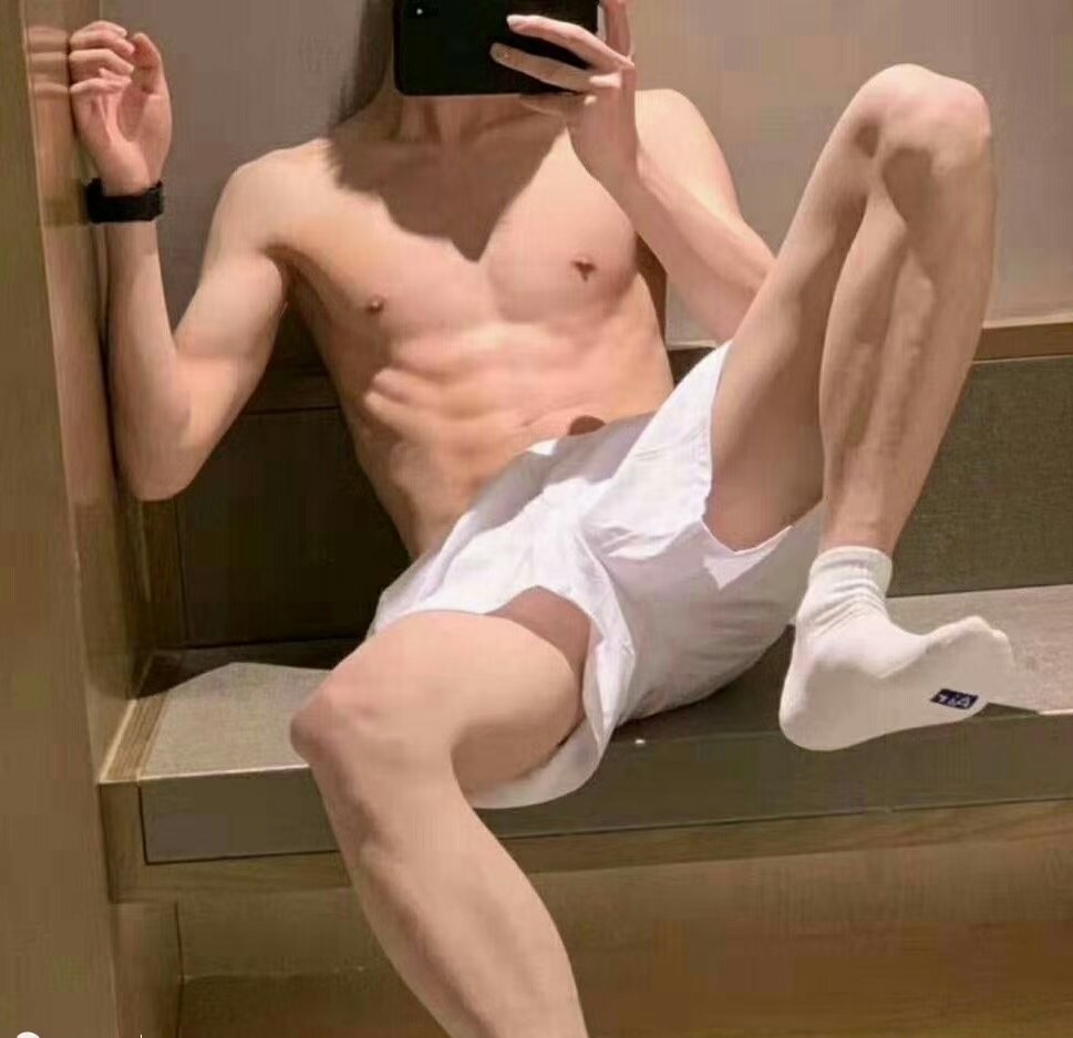 C69672's tweet photo. 需要的帅哥美女可以加微信 不管你在哪里 我都会出现在你面前 。 https://t.co/bkQRLqmq9e