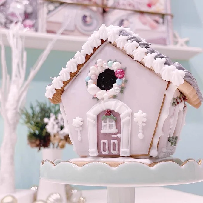 クリスマスのアイシングクッキー作りました!🎄❄️⛄️
なんと今年は全部食べられるお菓子のおうちも!製作動画はショップのアカウントにあります〜!! 