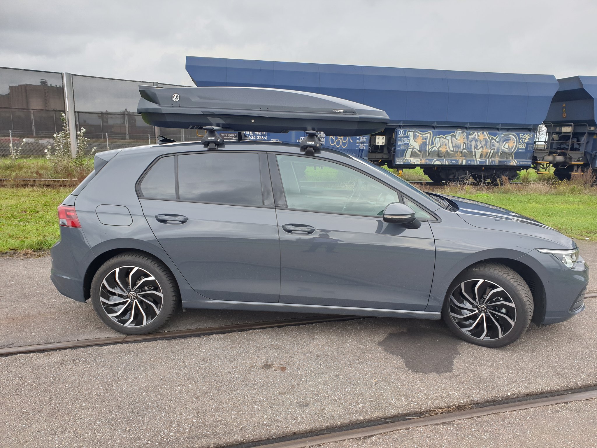 Vervagen onderwerp Geslaagd Yourroofbox on Twitter: "#sideviewsunday Northline tirol dakkoffer  gemonteerd op Thule wingbars👌 #Golf #golf8 #train #roofbox #YOURROOFBOX  #dakkoffer #Northlineroofbox #NorthLine #Rotterdam #europoort #carbon  #vacation #Wintersport #vakantieklaar ...