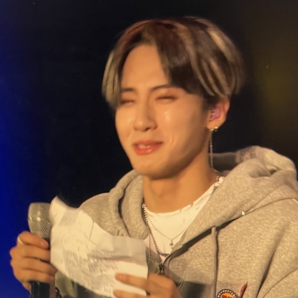 깡 tweet media