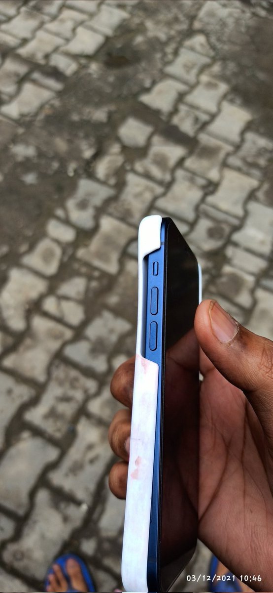 abhiterabyte's tweet photo. @Zapviofficial Hlo sir/mam i have ordered 4 covers all covers were accurate to size but the iphone 12 cover doesn't fitwell plz replcae my product asap https://t.co/snJzbybanJ