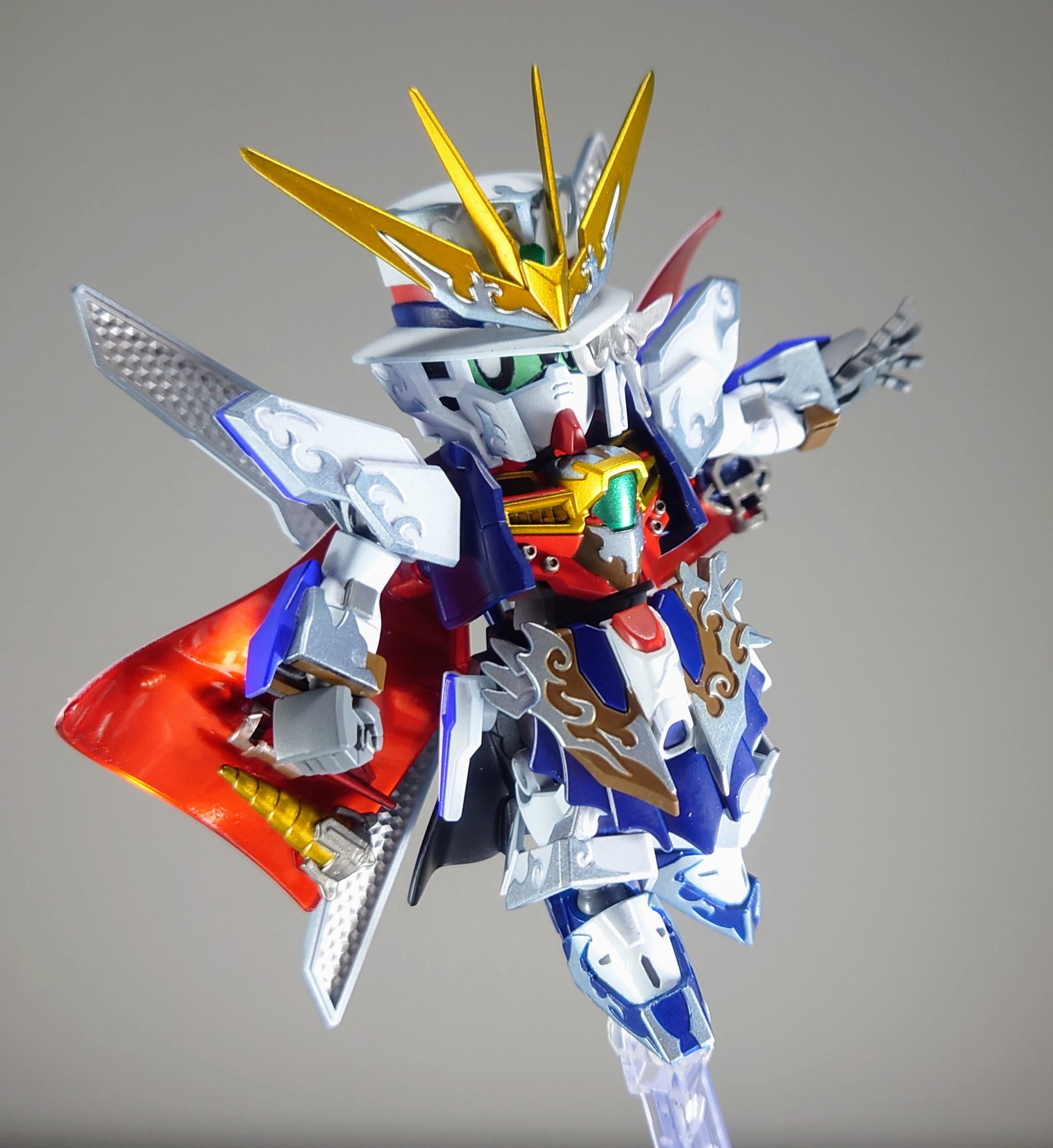 じみぃ アルセーヌガンダムx 完成しました トレジャーハンターらしいポーズを取らせるために可動域を追加 全身のエングレービングはいつもどおりエナメル拭き取りで塗装しています ガンプラ Sdガンダムワールドヒーローズ T Co Mj9dxu1pno