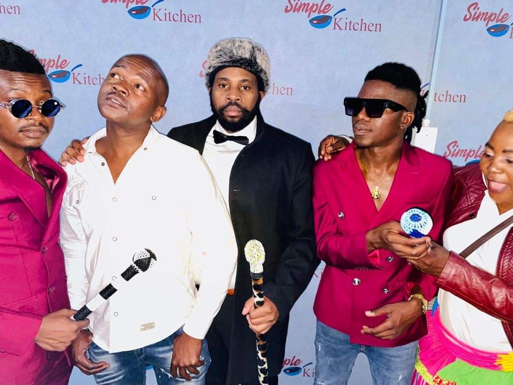 bomba_brian's tweet photo. Daniel Brothers x Brian Bomba ๐ฅ๐ฅ๐ฅ๐ฅ Simple Kitchen Epic ๐ฅ#collensambo #Nursematlala ๐ฅ๐ฅ proudly ๐ฟ๐ฆ
#sumthnmusic https://t.co/8UqXlsmVpC