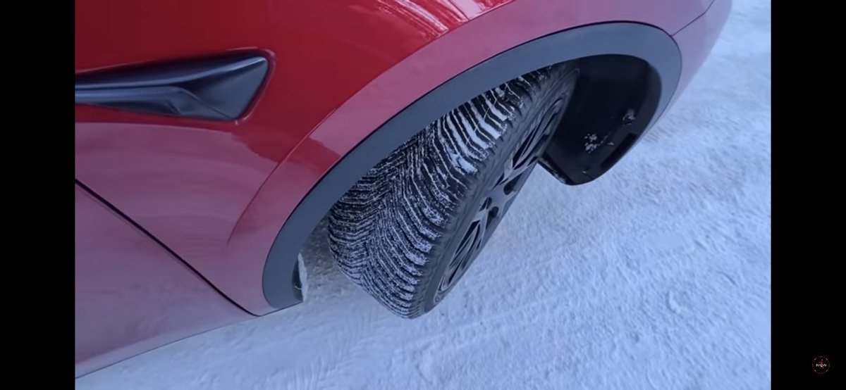 Carlos_DG_kWh's tweet image. #TeslaModelYPerformance + @Michelin #CrossClimate 👍🏼⛄️❄️
