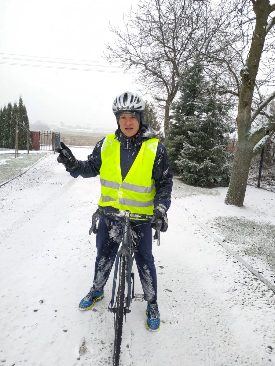 DawidPiorun's tweet photo. Nie napiszę, że jeździło się w gorszą pogodę, ale mimo wszystko ponad 32km się dziś udało. #bike #cycling #jazdarowerem #rower  #fitgrudzien #fittata https://t.co/ZdeJAbSbmG