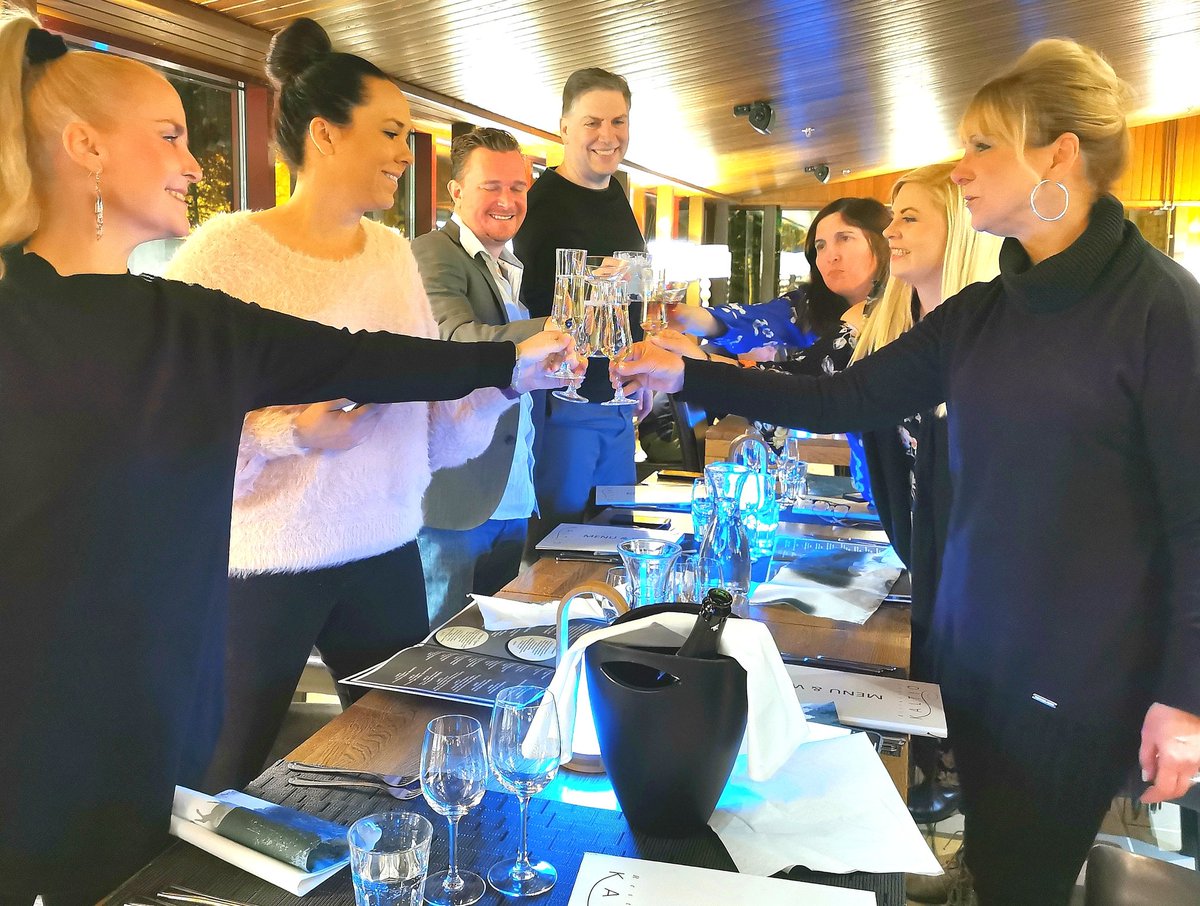 Santa's Hotels tweet media