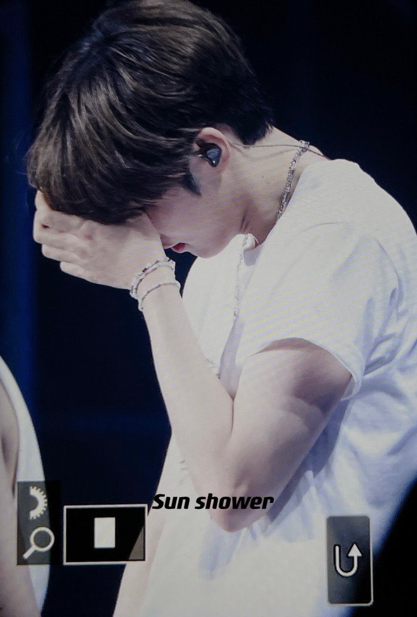 snowberrysw's tweet image. ctto. OP said sunwoo secretly cried when eric was reading his letter 😭💔