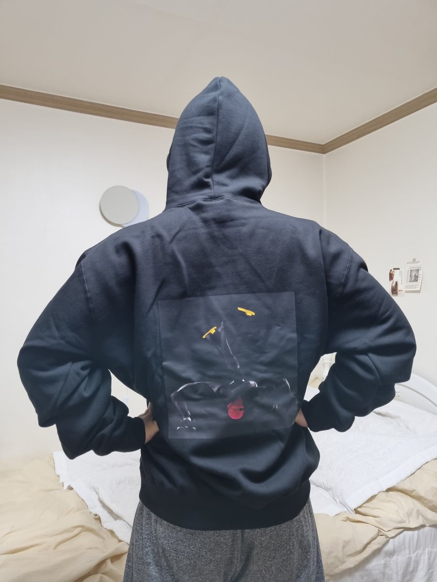 Dooos24's tweet photo. #NFT #NFTartists #opensea 
#마미손 #mommyson #suflex #cat 
드디어 기다리고 기다리던 마미손 수플렉스
Suflex 후드티가 도착했습니다.
옷이 생각보다 따듯하고 이뻐서 매우 만족스러웠고 앞으로 잘입고 다닐거같습니다. https://t.co/O4X599rlqP