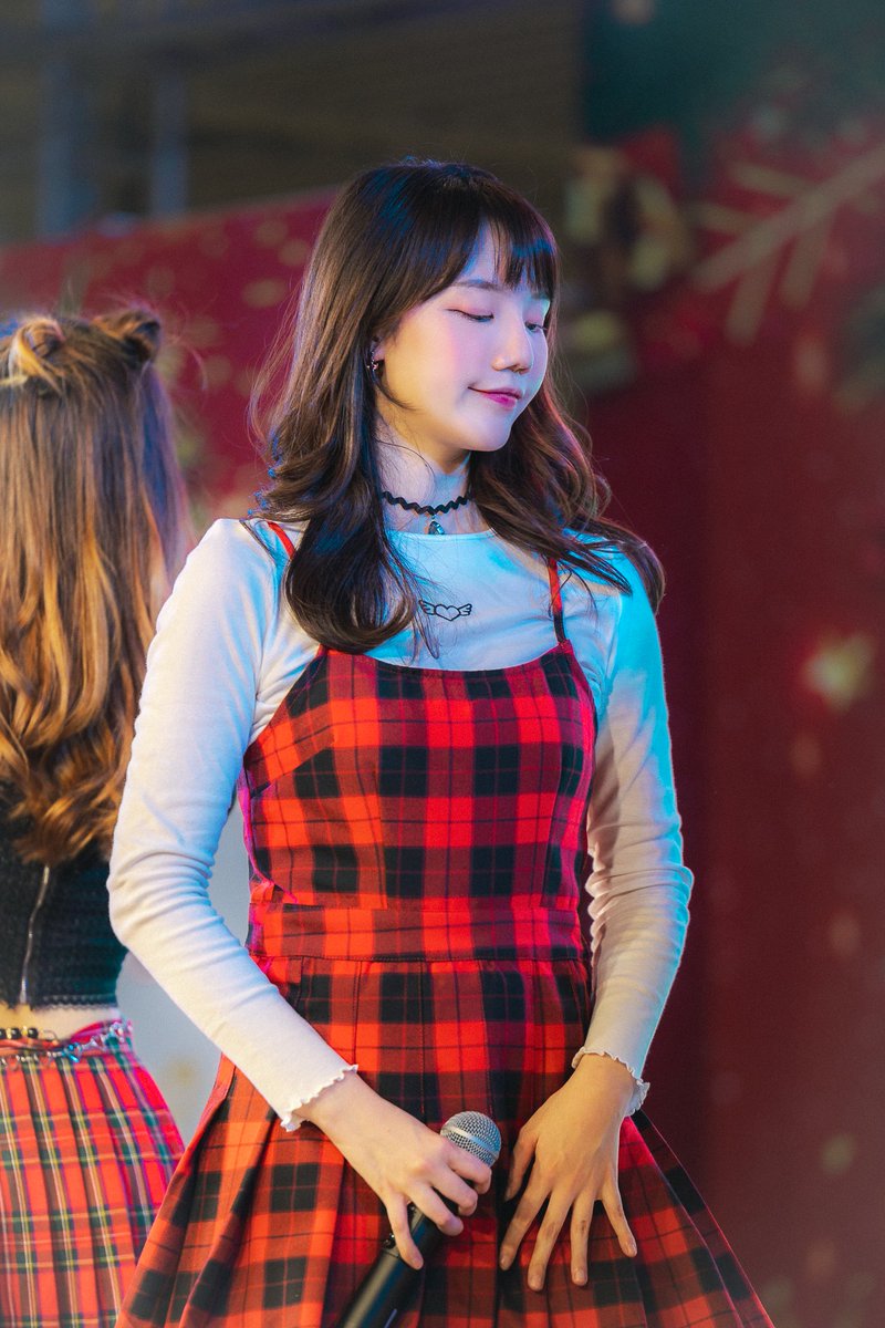 ton_BaByApp's tweet photo. Atom on Stage : IDOL Exchange [05/12/2021] 😊😊

#SayAtom #AtomCmCafe https://t.co/2DMxat8QAr