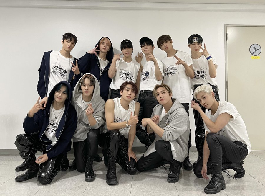 DROP THE TAGS NOW THE BS!

THE BOYZ HAPPY 4NNIVERSARY 
#더_반짝거릴_더보이즈_4주년
#4YearsWithTHEBOYZ
+ @ WE_THE_BOYZ 

Start by dropping at least 11 replies below before retweeting this.