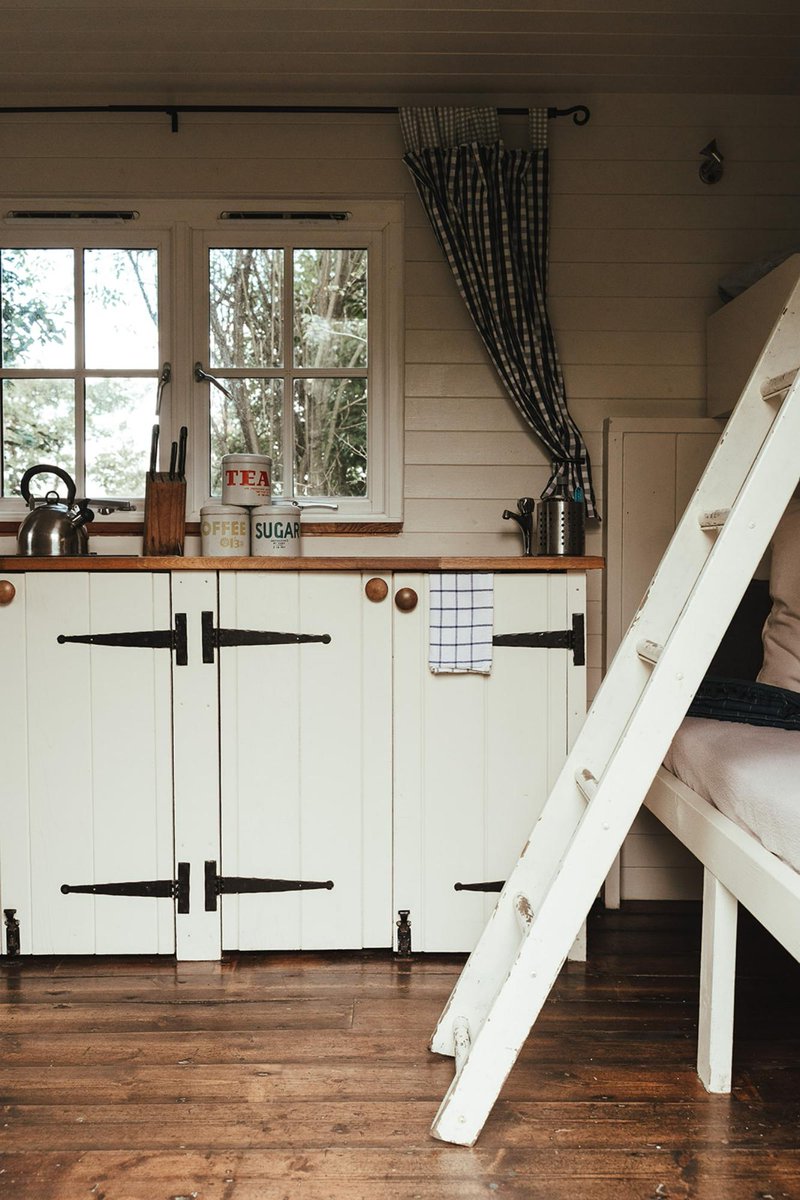 Walking. Foraging. Campfiring. Eating. Sleeping. Repeating. Places like this are built for a sort of countryside hibernation, ideal for this time of year. Last bit of availability this month: bit.ly/3kjpLeJ

#sussex #glamping #winter