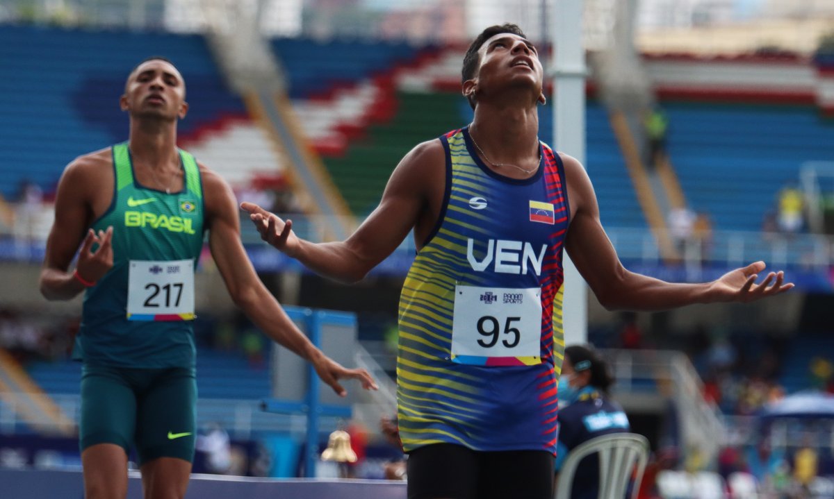 ¡Los chamos logran el oro! 🥇 🎉

El atleta venezolano Ryan López protagonizó una final emocionante que le otorgó la victoria en la especialidad de los 800m hombres, 🏃🏻 clasificando a @santiago2023oficial 🔜🇨🇱✨