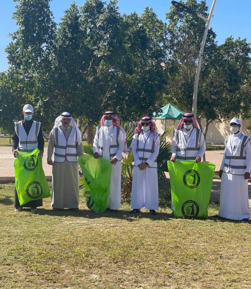 Mb_Aqiq's tweet photo. #التطوع_البلدي
مشاركة #المجلس_البلدي
 و 
#بلدية_محافظة_العقيق
 في 
#اليوم_العالمي_للتطوع
أهمية الحفاظ على نظافة البيئة . https://t.co/Rs3GHsmPPW